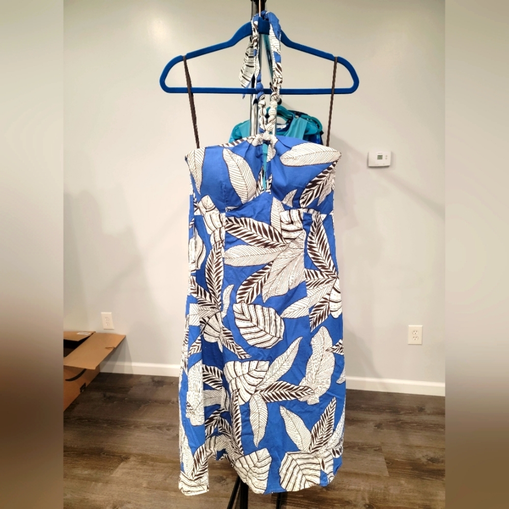 Sleeveless dress-read description!